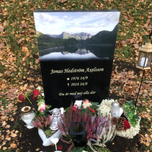 picture of installed peaceyard gravestone, model ada in deep night sky color