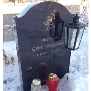 picture of installed peaceyard gravestone, model cora in deep night sky color